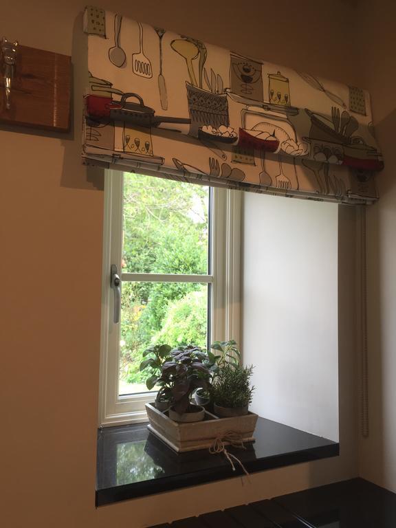 בית הארחה הרוגייט 	Hazel Manor מראה חיצוני תמונה